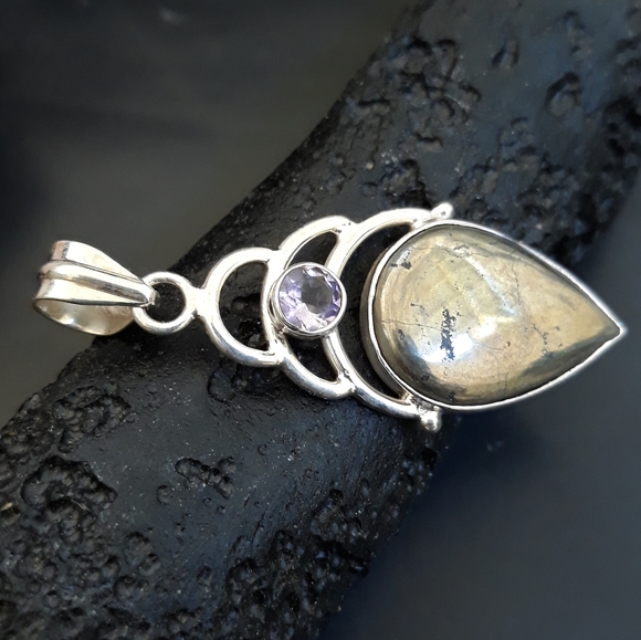 Healer's Gold & Amethyst Silver Pendant - Picture 5 of 5